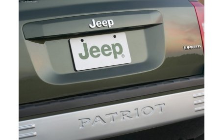 Накладка на задний бампер Jeep Patriot