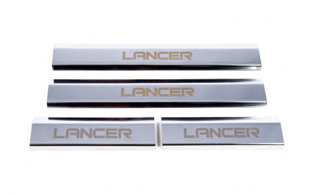 Накладки на пороги Mitsubishi Lancer X