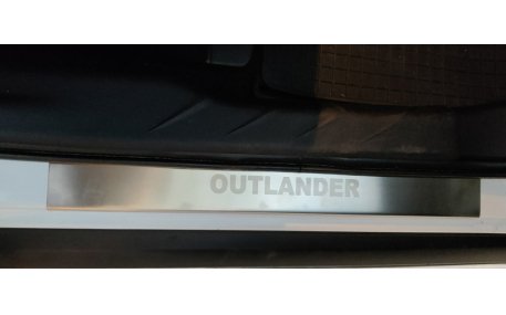 Накладки на пороги Mitsubishi Outlander XL