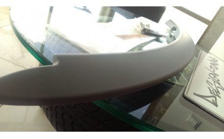 Спойлер Toyota Yaris