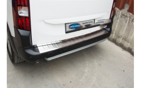 Накладка на задний бампер Peugeot Partner