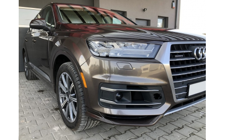 Накладка передняя Audi Q7
