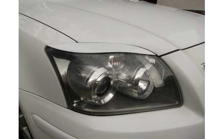 Ресницы Toyota Avensis