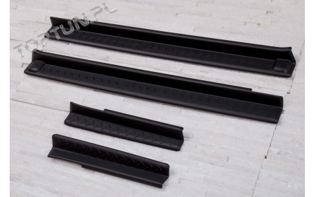 Накладки на пороги Jeep Wrangler