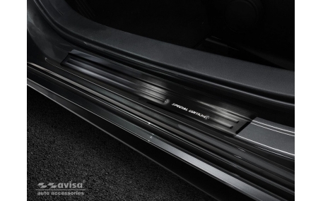 Накладки на пороги Mazda 3