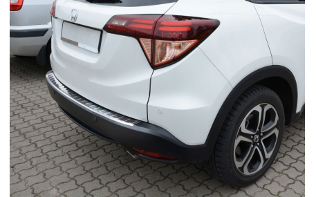 Накладка на задний бампер Honda HR-V