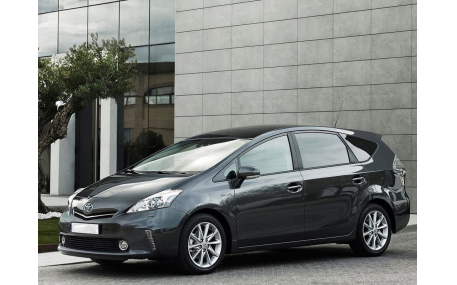 Накладка на задний бампер Toyota Prius Plus