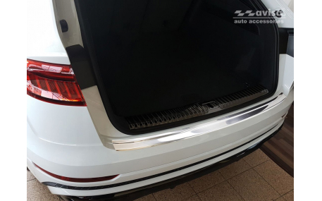 Накладка на задний бампер Audi Q8