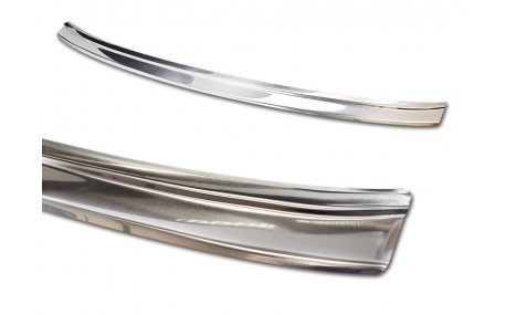 Накладка на задний бампер Audi Q8