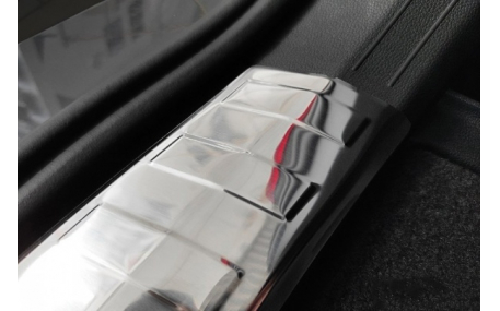 Накладка на задний бампер Volkswagen Tiguan