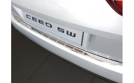 Накладка на задний бампер Kia Ceed