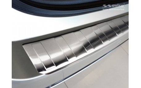 Накладка на задний бампер Toyota Corolla