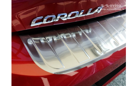 Накладка на задний бампер Toyota Corolla