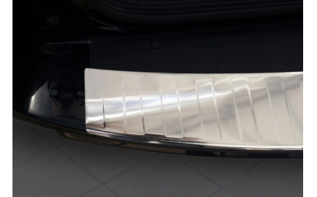 Накладка на задний бампер Toyota RAV4