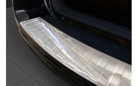 Накладка на задний бампер Toyota RAV4