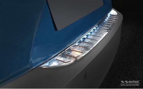 Накладка на задний бампер Mazda CX-3