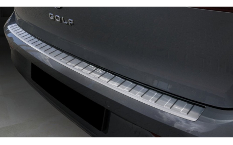 Накладка на задний бампер Volkswagen Golf 8