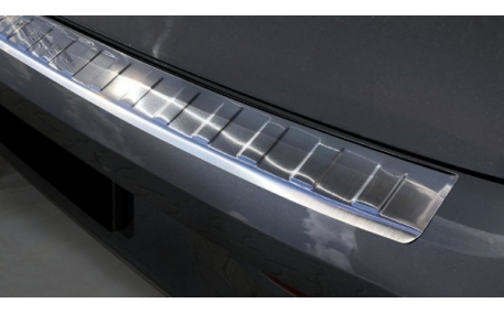 Накладка на задний бампер Volkswagen Golf 8