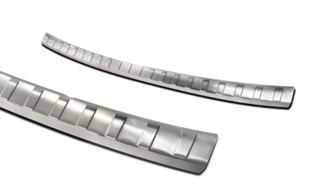 Накладка на задний бампер Volkswagen Golf 8