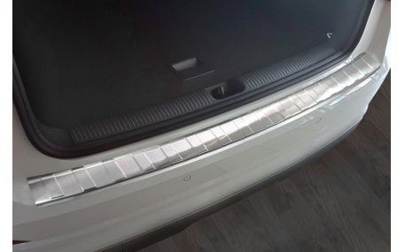 Накладка на задний бампер Audi Q2