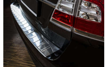 Накладка на задний бампер Volvo V70