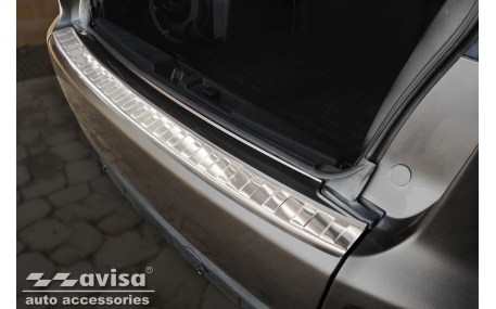 Накладка на задний бампер Mitsubishi Outlander XL