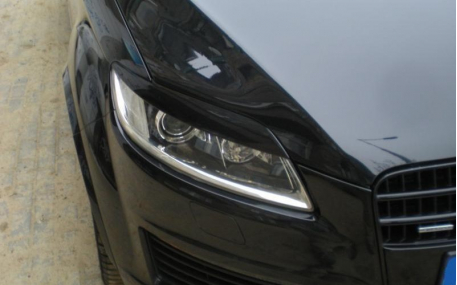 Ресницы AUDI Q7