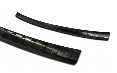 Накладка на задний бампер Volkswagen Golf 8