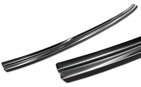 Накладка на задний бампер Audi E-Tron