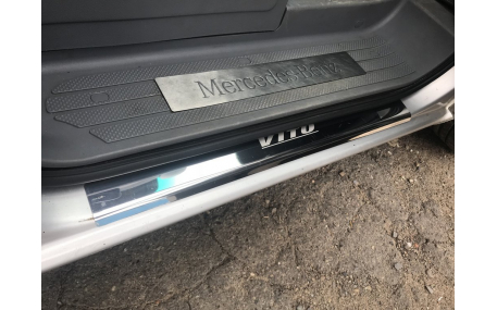 Накладки на пороги Mercedes Vito W639