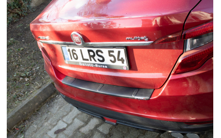 Накладка на задний бампер Fiat Tipo