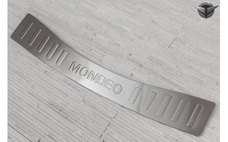 Накладка на задний бампер Ford Mondeo MK5