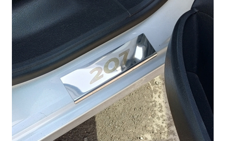 Накладки на пороги Peugeot 207