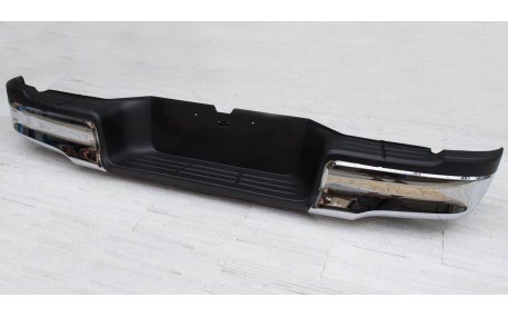 Бампер задний Toyota Hilux