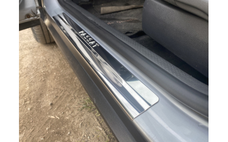 Накладки на пороги Volkswagen Passat B5