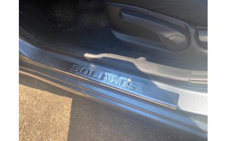 Накладки на пороги Hyundai Accent