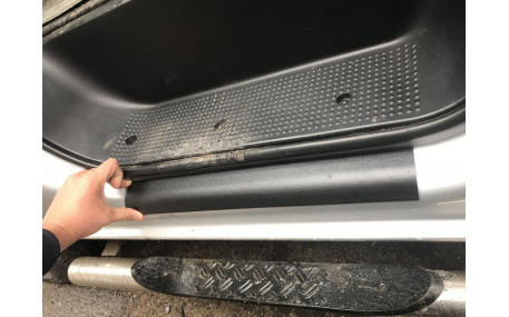 Накладки на пороги Opel Vivaro