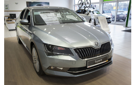 Накладка на задний бампер Skoda Superb