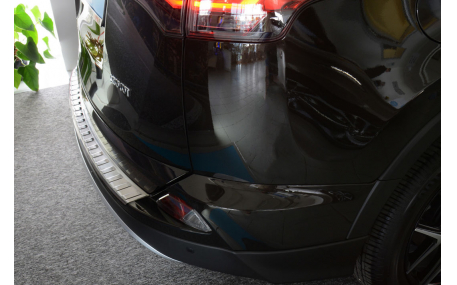 Накладка на задний бампер Toyota RAV4 2015-2018