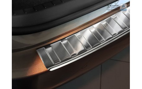 Накладка на задний бампер Toyota Corolla