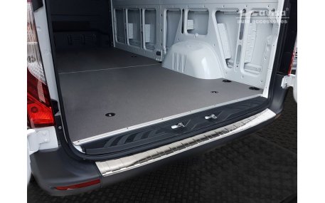 Накладка на задний бампер Mercedes Sprinter W907