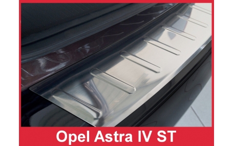 Накладка на задний бампер Opel Astra J