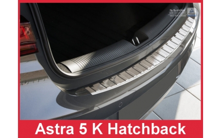 Накладка на задний бампер Opel Astra K