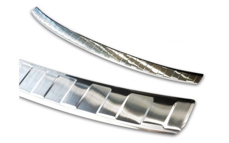 Накладка на задний бампер Audi Q3