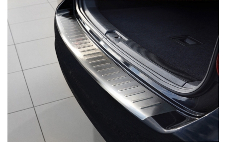 Накладка на задний бампер Volkswagen Golf