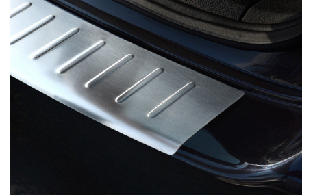 Накладка на задний бампер Volkswagen Golf