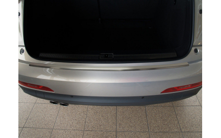 Накладка на задний бампер Audi Q3