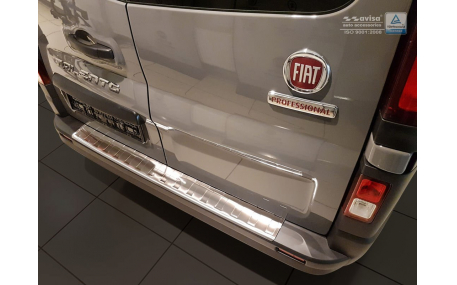 Накладка на задний бампер Opel Vivaro