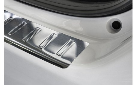 Накладка на задний бампер Toyota Yaris