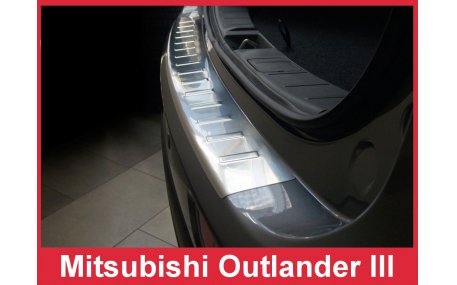 Накладка на задний бампер Mitsubishi Outlander